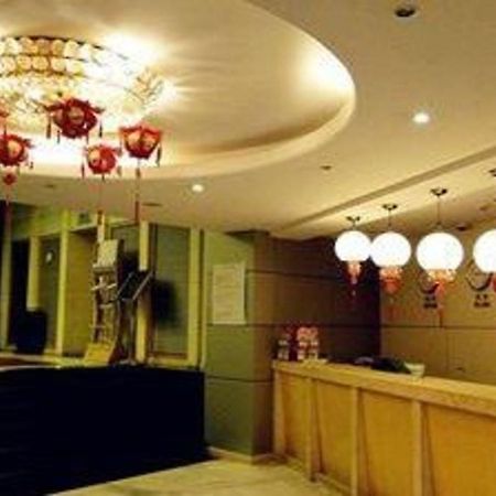 Lakeside Holiday Inn Shanghai Buitenkant foto