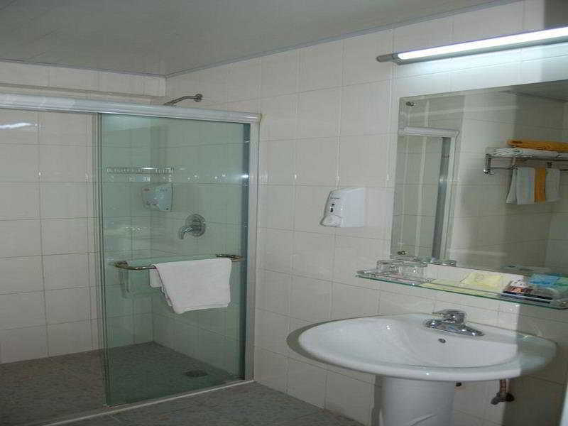 Lakeside Holiday Inn Shanghai Buitenkant foto