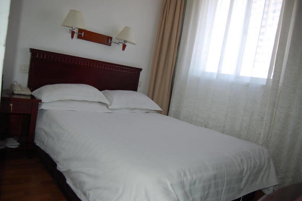 Lakeside Holiday Inn Shanghai Buitenkant foto