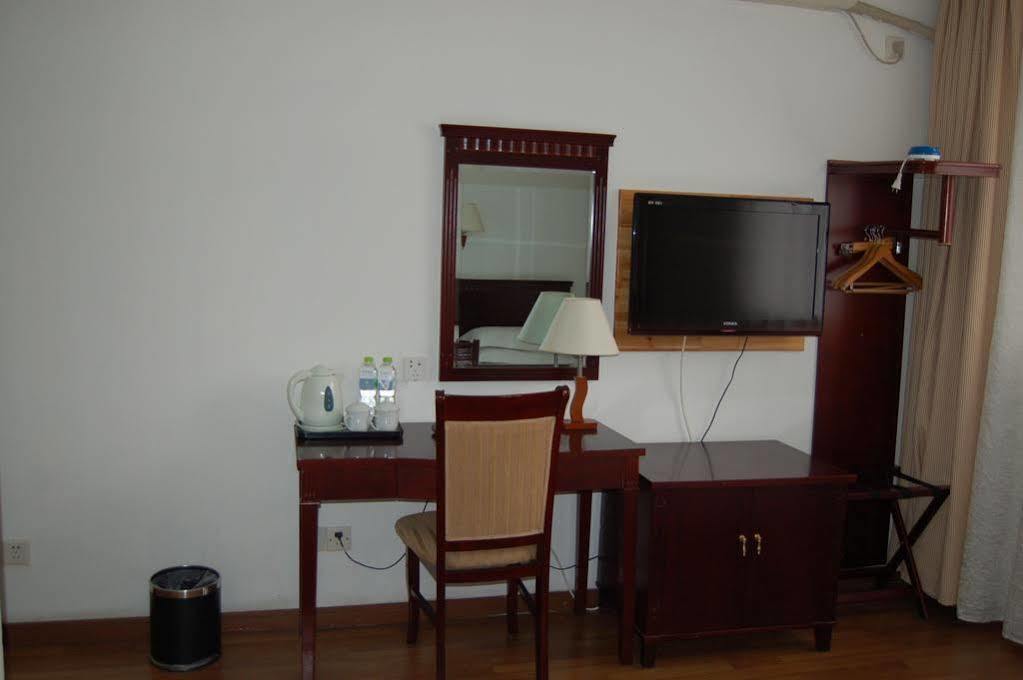 Lakeside Holiday Inn Shanghai Buitenkant foto