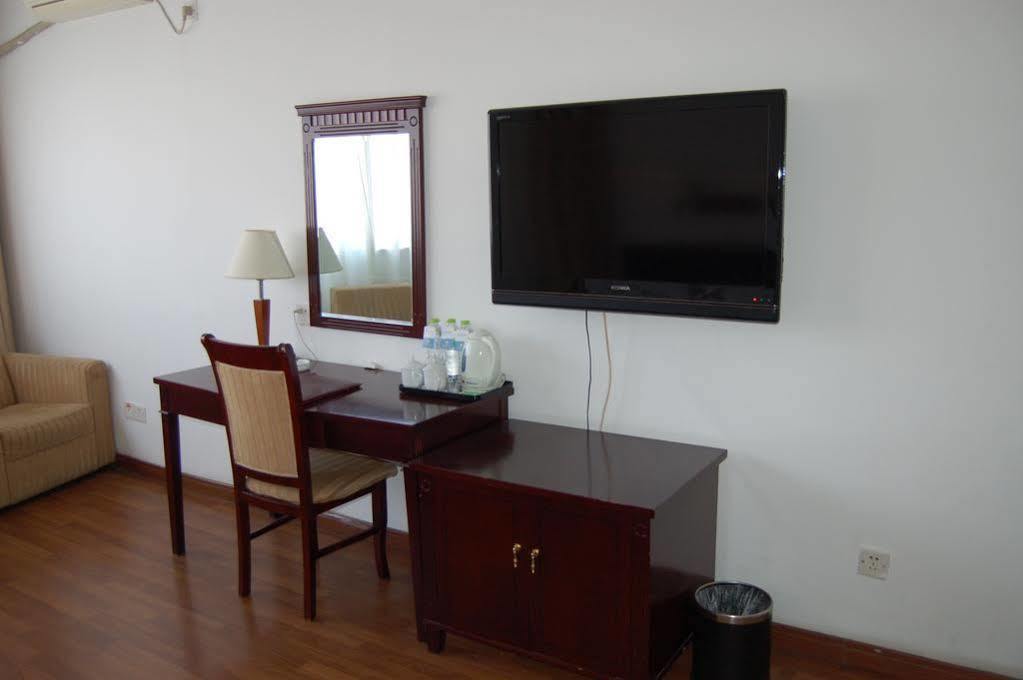 Lakeside Holiday Inn Shanghai Buitenkant foto