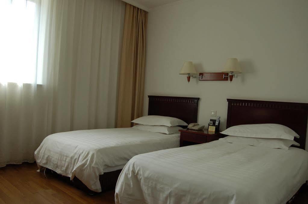 Lakeside Holiday Inn Shanghai Buitenkant foto